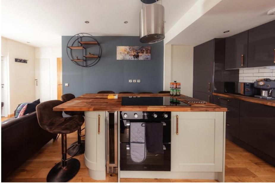 Luxury Cottage With Stunning Views Near Fairy Pools - School House 3 Carbost  Dış mekan fotoğraf