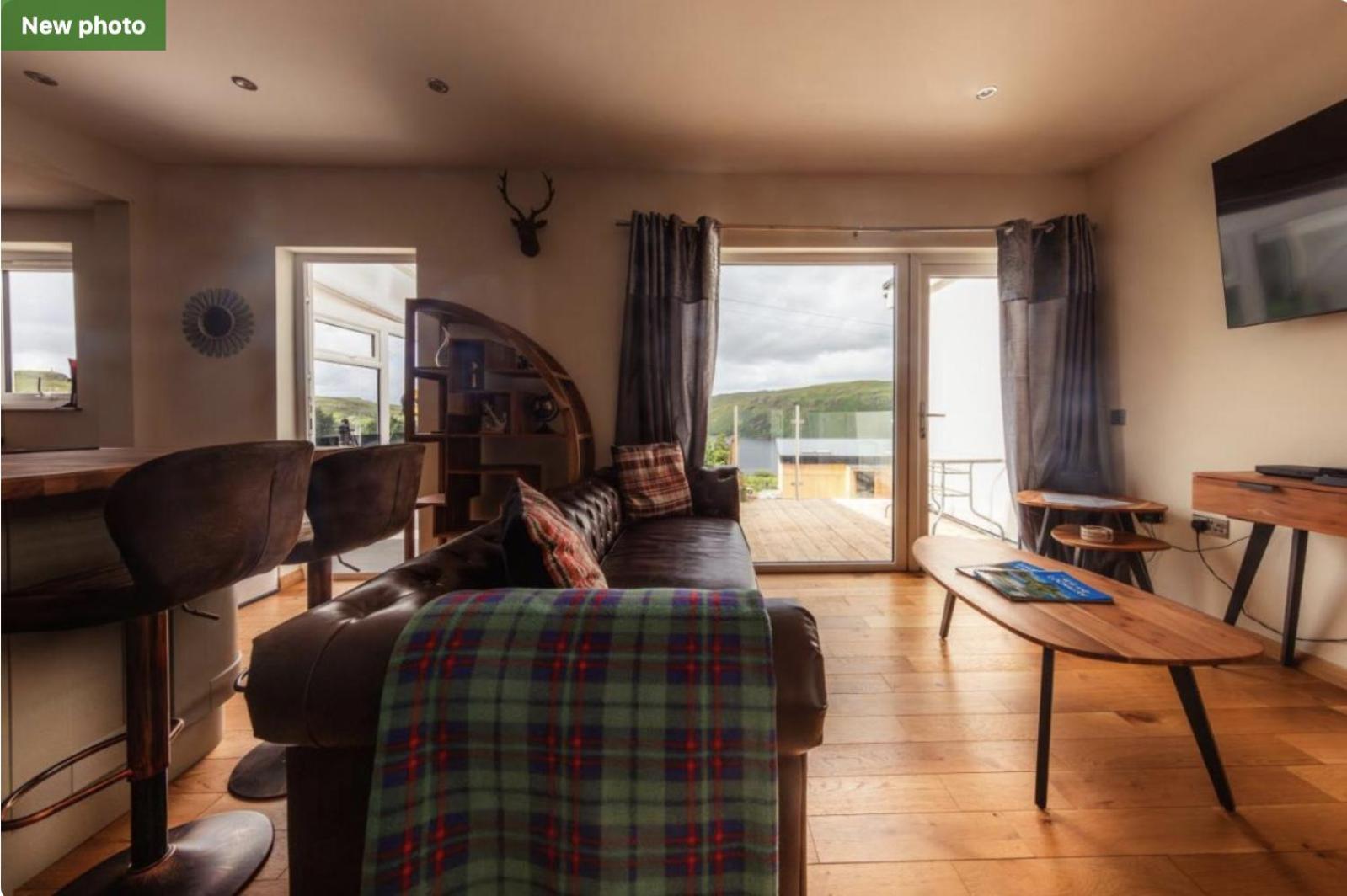 Luxury Cottage With Stunning Views Near Fairy Pools - School House 3 Carbost  Dış mekan fotoğraf
