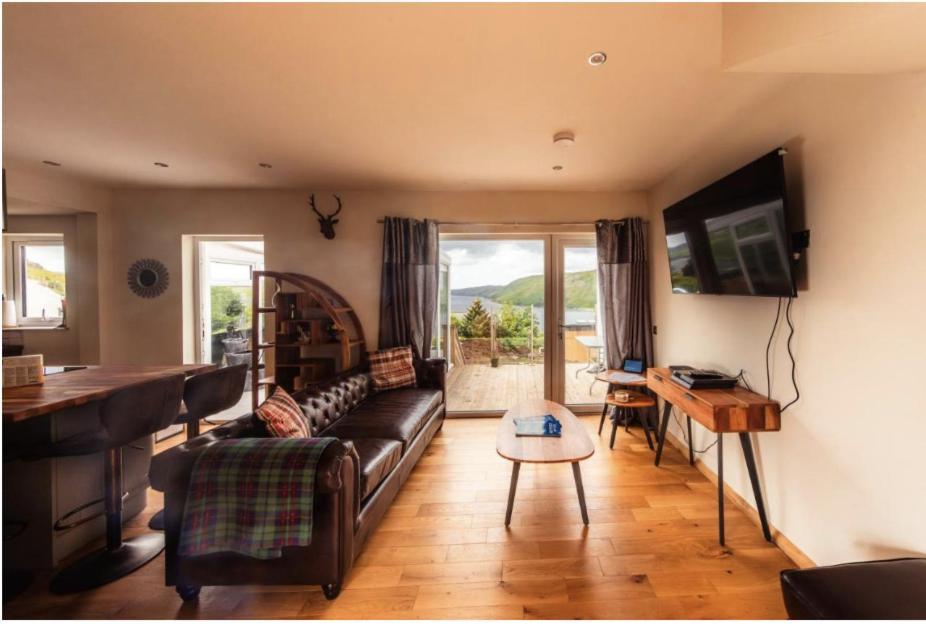 Luxury Cottage With Stunning Views Near Fairy Pools - School House 3 Carbost  Dış mekan fotoğraf